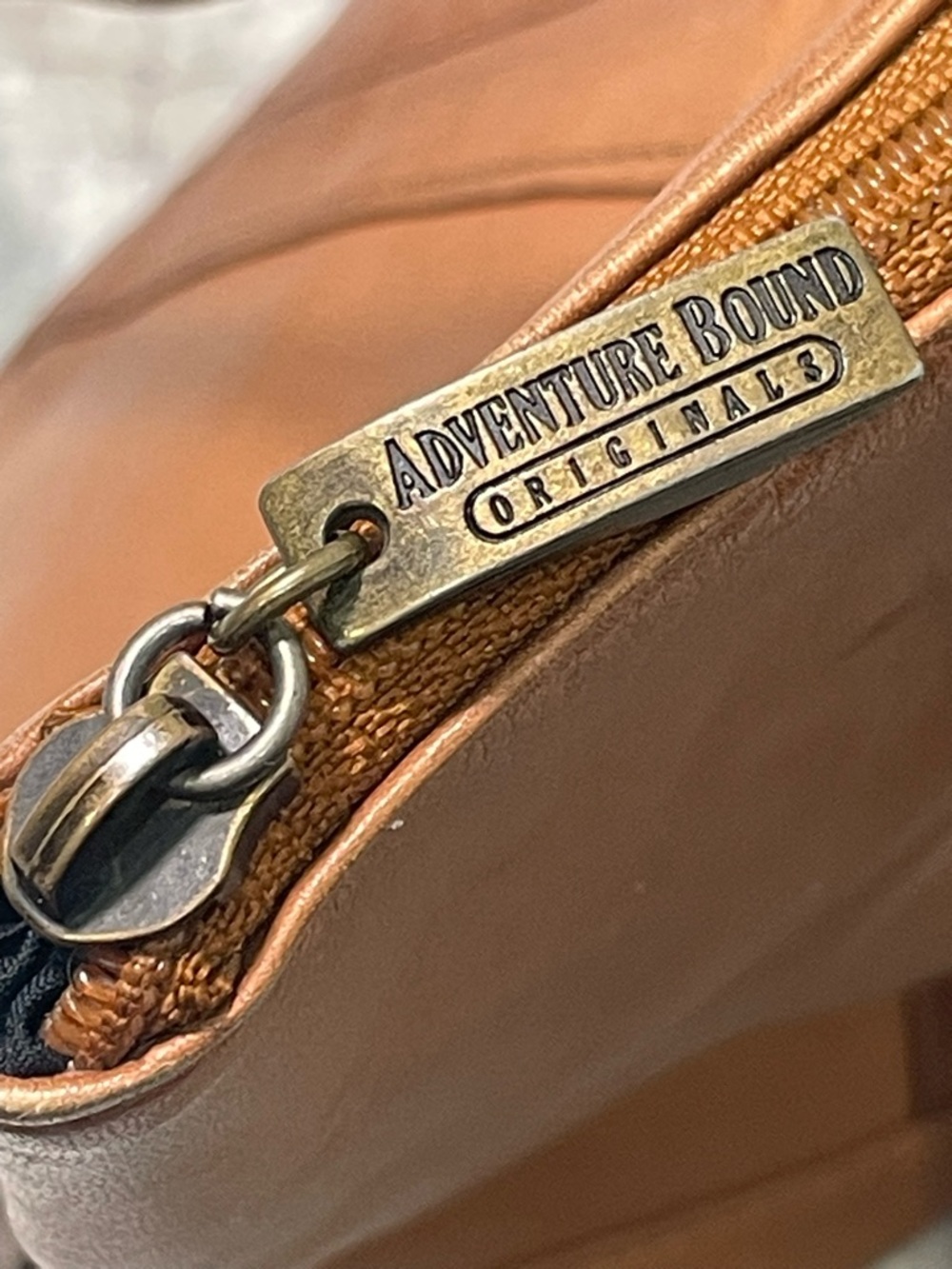 Vintage Y2K Wilson’s Adventure Bound Brown Leather Two Handle Purse Bag Tote - Picture 10 of 16